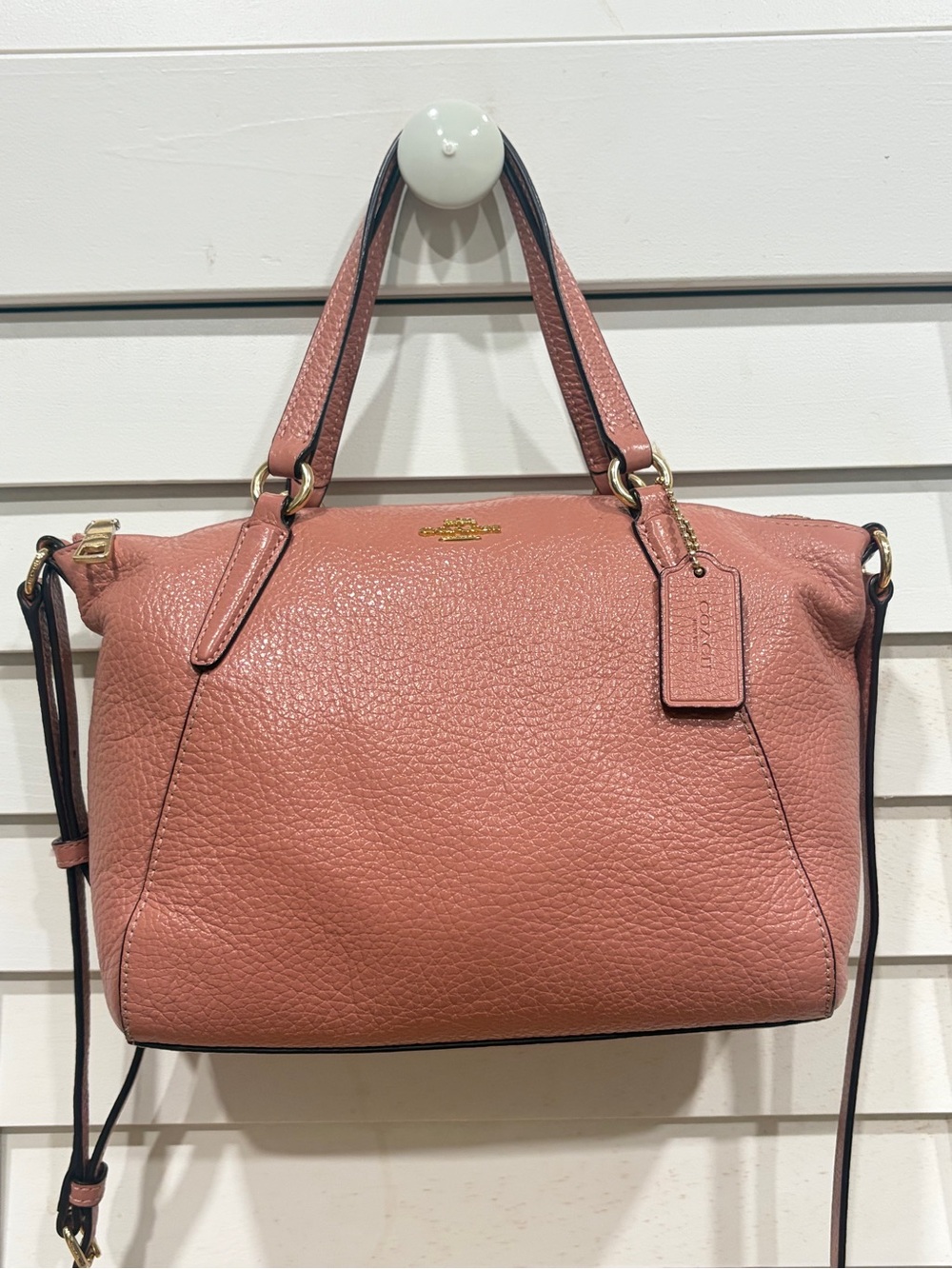 VINTAGE Coach Kelsey Pink Tot Crossbody Bag With Zipper Closure (F28994) + A 🎁